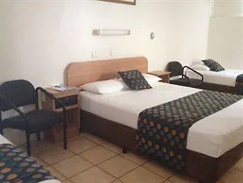 Beach House Motel Townsville