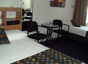Beach House Motel Townsville