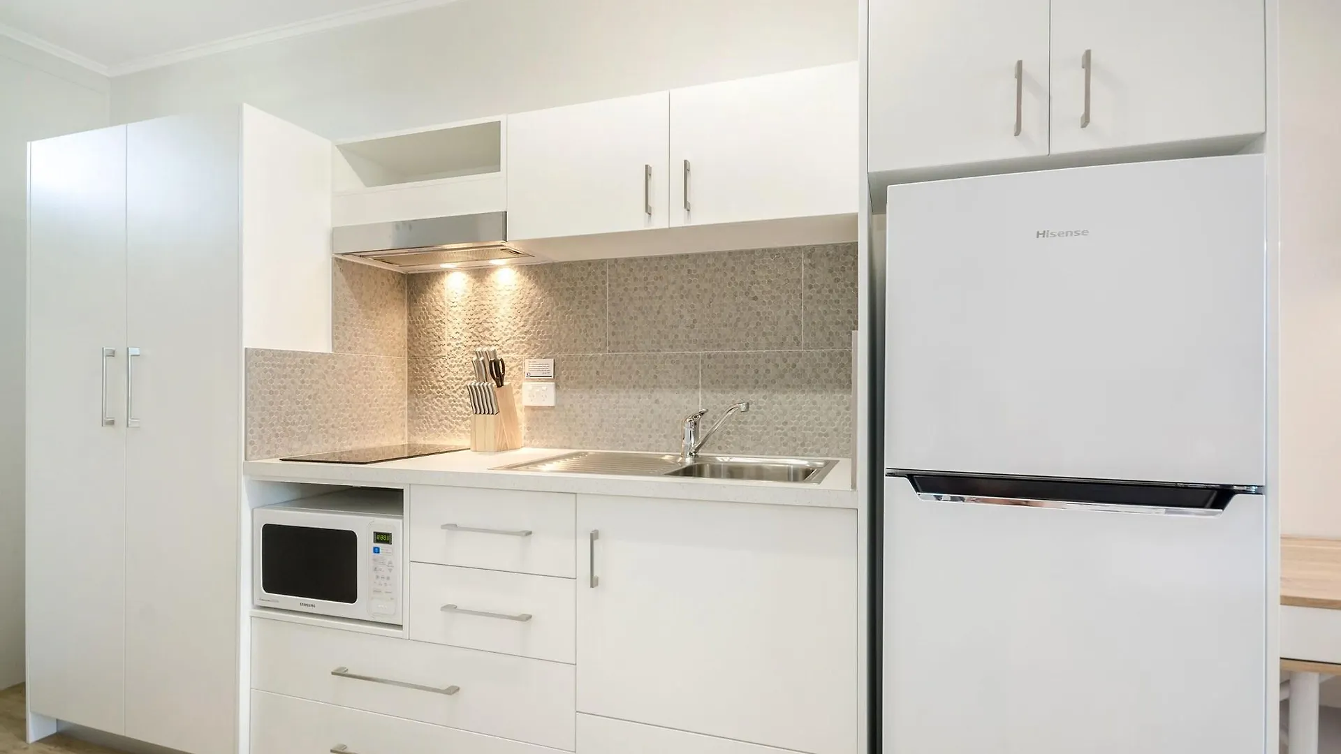 Beach House Motel Townsville