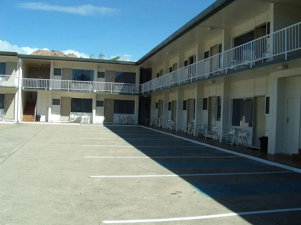 Beach House Motel Townsville