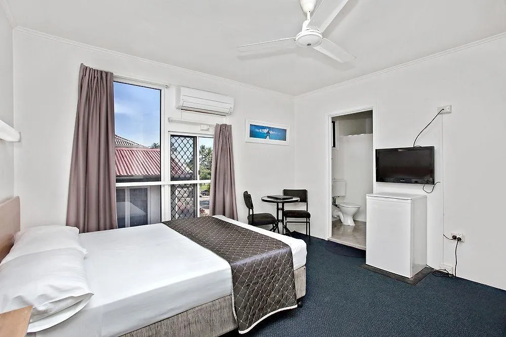 ***  Beach House Motel Townsville Australia