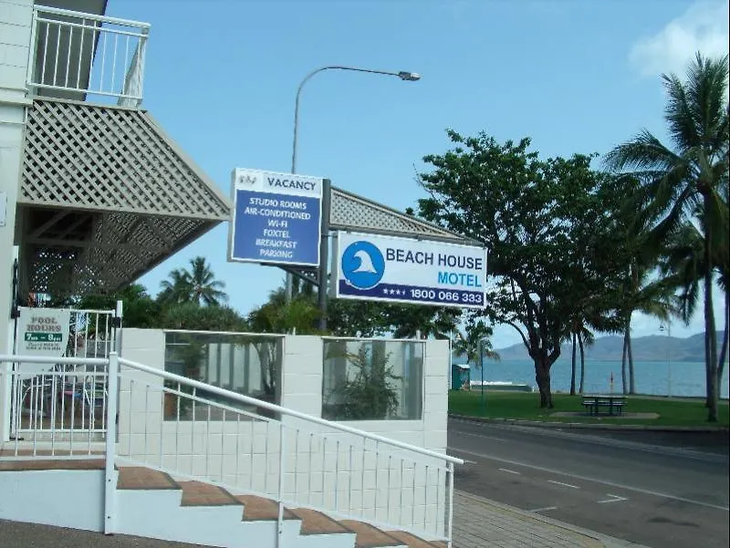 Beach House Motel Townsville 3*,  Australia