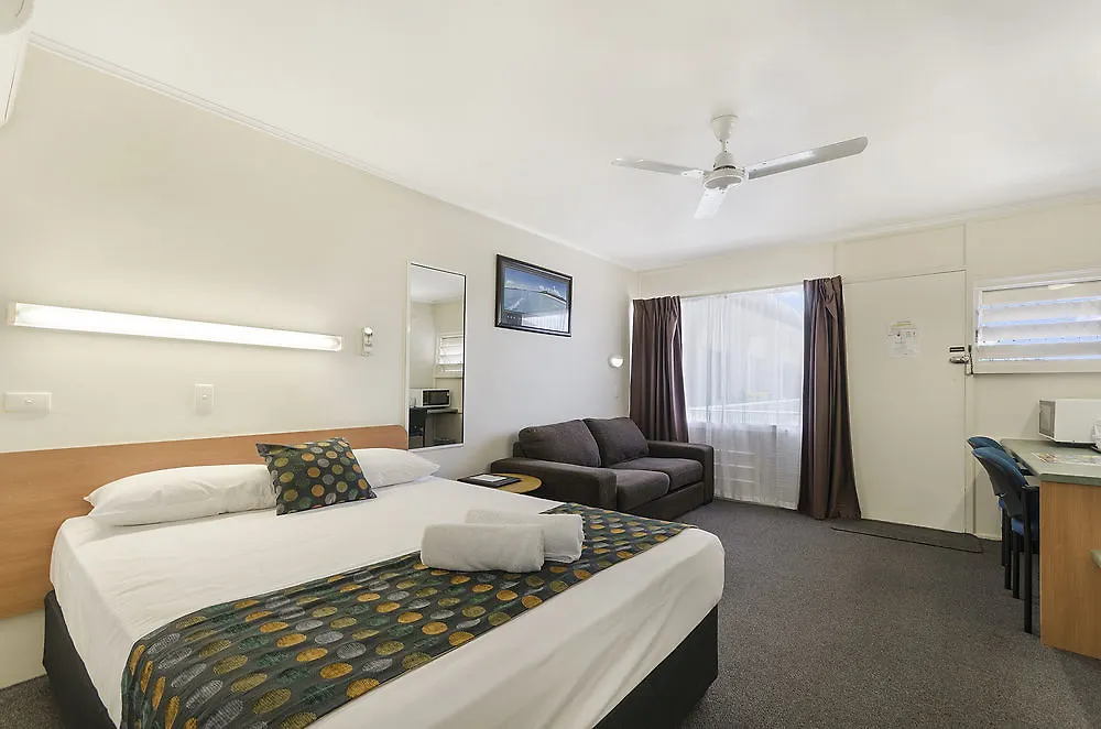 Beach House Motel Townsville 3*,  Australia