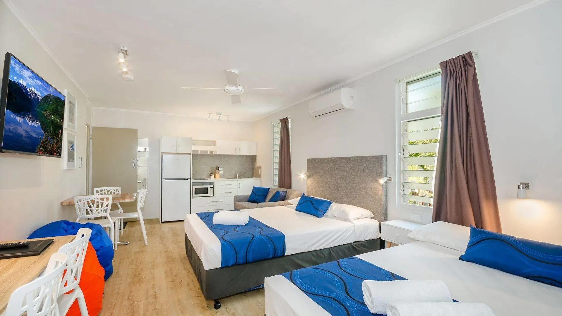 Beach House Motel Townsville