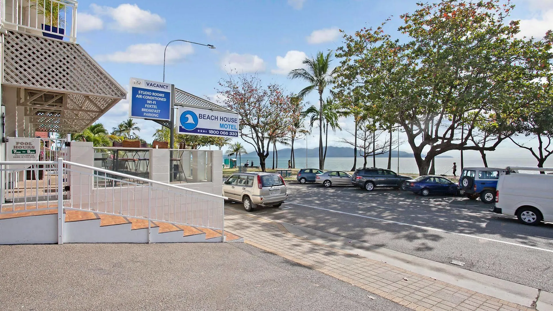 Beach House Motel Townsville